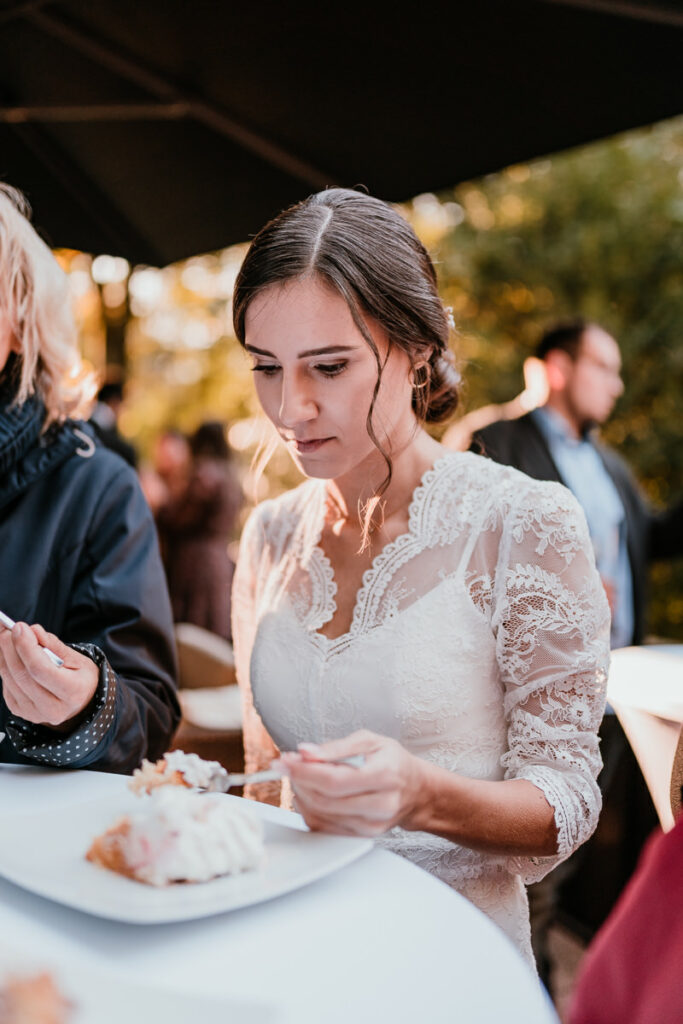 Hochzeitsfotograf Igor Kondler Hochzeit Villa im Tal Wiesbaden Hochzeitstorte