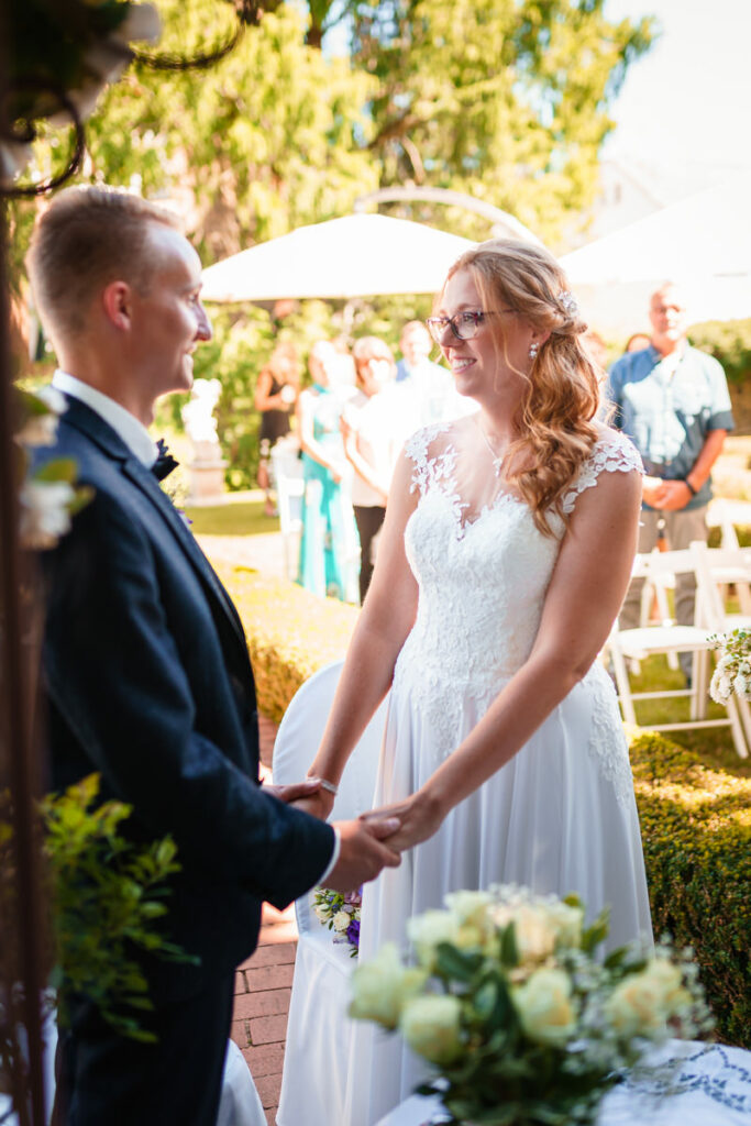 Sommerhochzeit Stammheimer Schloss - Standesamtliche Trauung Hochzeitsreportage - Hochzeitsfotograf Igor Kondler