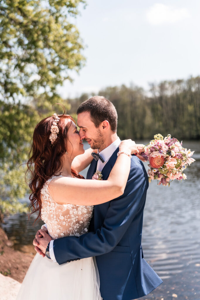 Hochzeit Jagdschloss Kranichstein - romantische Brautpaarfotos am See - Hochzeitsfotograf Igor Kondler